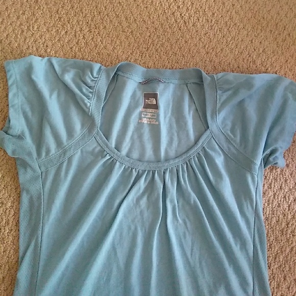 North Face tee - Picture 3 of 3